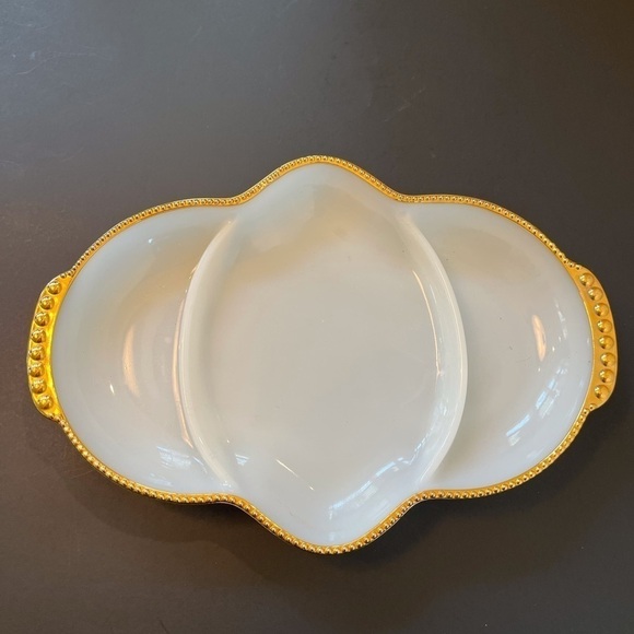 Vintage Fire King Anchor Hocking Ware Divided Dish with Gold Trim - Picture 8 of 8
